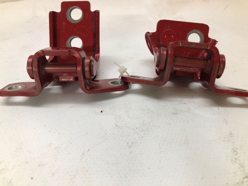 Петля двери Mazda CX-30 2020
