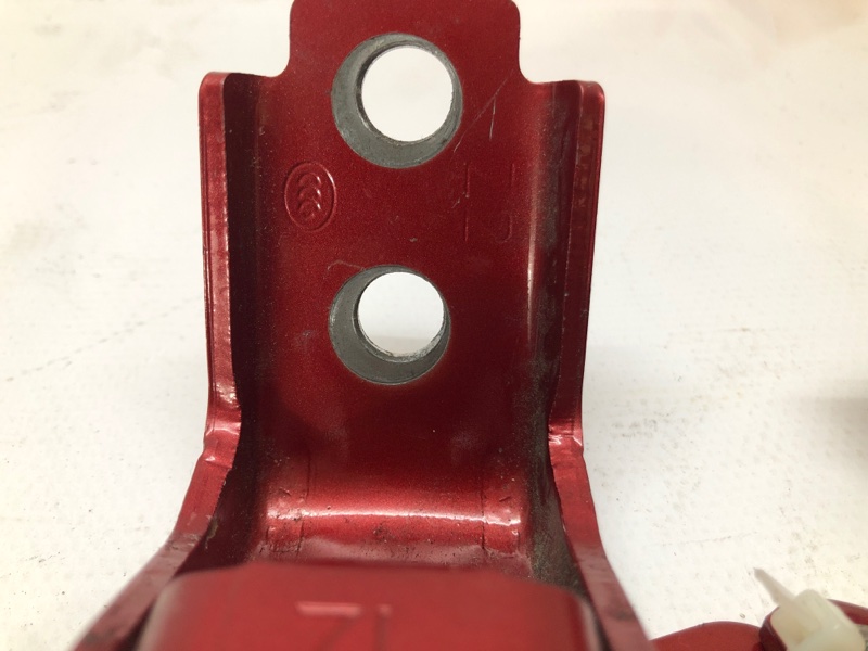 Петля двери Mazda CX-30 2020
