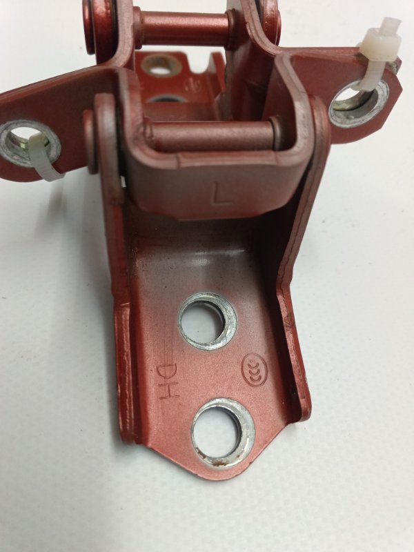 Петля двери Mazda CX-30 2020