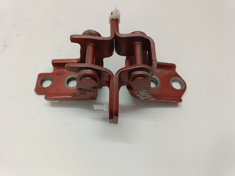 Петля двери Mazda CX-30 2020