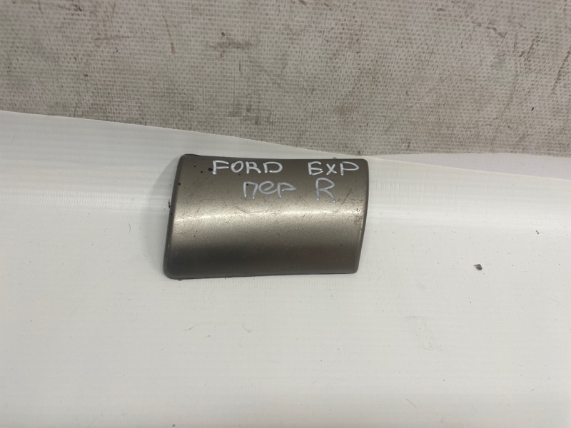 Молдинг Ford Expedition 1996--2001 UN93