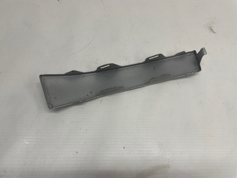 Планка под фонарь Toyota Corolla Spacio 1997-2001 AE111