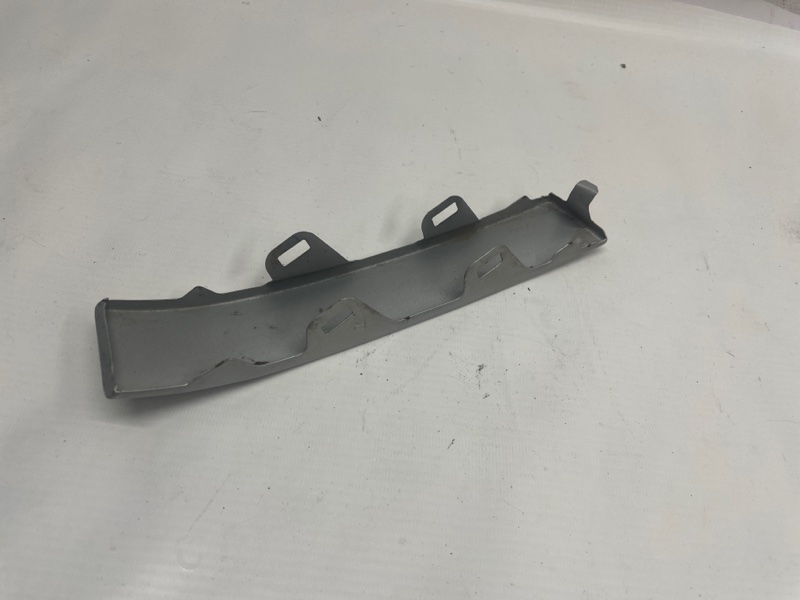 Планка под фонарь Toyota Corolla Spacio 1997-2001 AE111