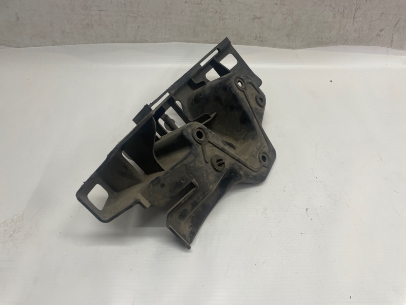 Кронштейн бампера Land Rover Range Rover Sport 2005-2013 L320
