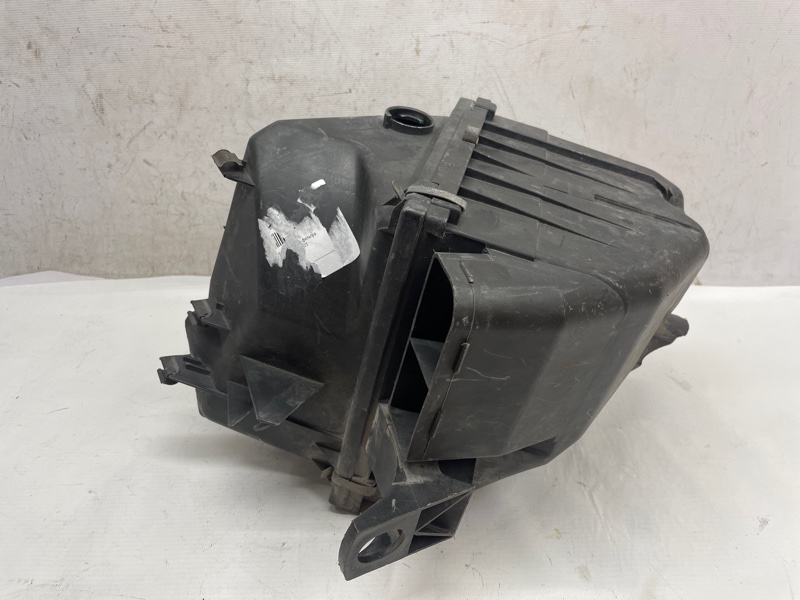 Корпус воздушного фильтра Audi A6 1997-2005 C5
