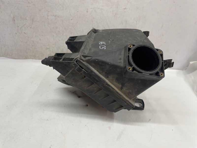 Корпус воздушного фильтра Audi A6 1997-2005 C5