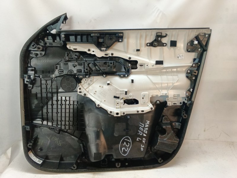 Обшивка двери Mazda CX-30 2020