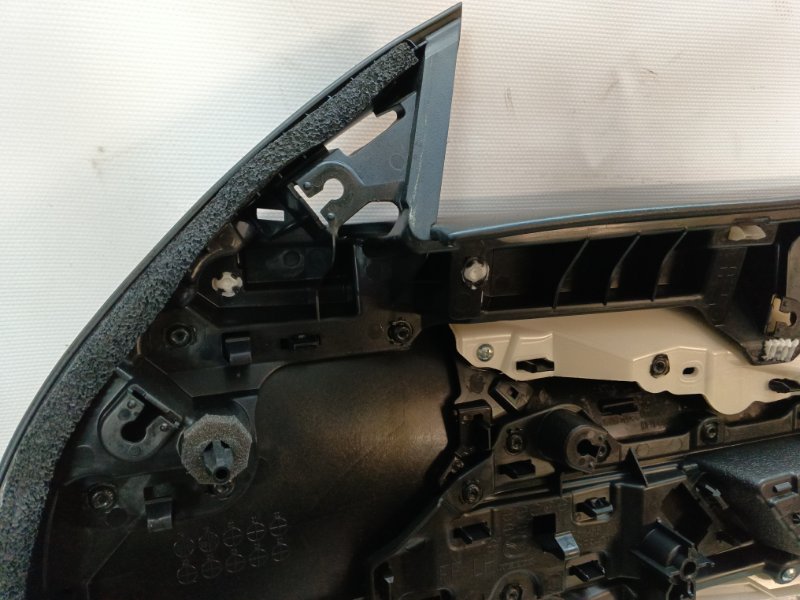 Обшивка двери Mazda CX-30 2020