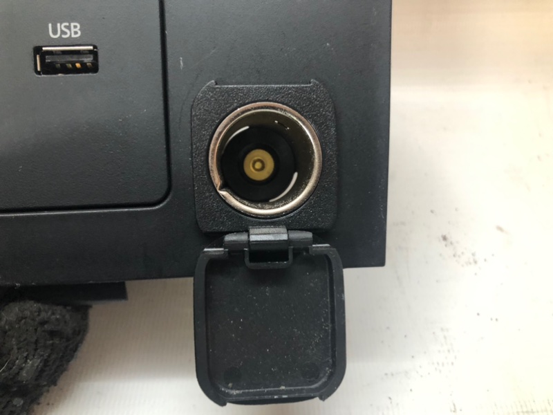 Разъем AUX / USB Mazda Mazda 3 2015 BM