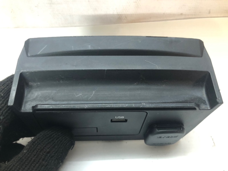 Разъем AUX / USB Mazda Mazda 3 2015 BM