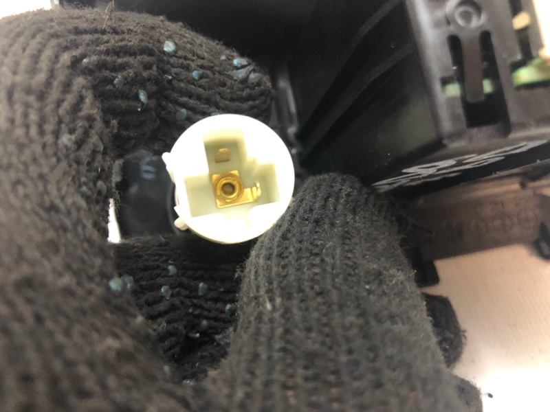 Разъем AUX / USB Mazda Mazda 3 2015 BM