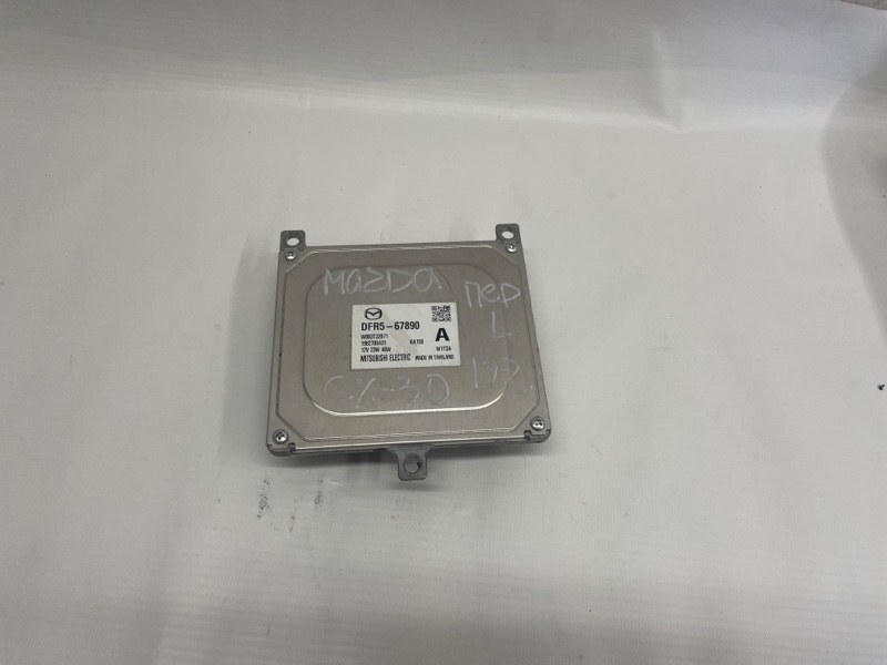 Блок розжига ксенона Mazda CX-30 2020