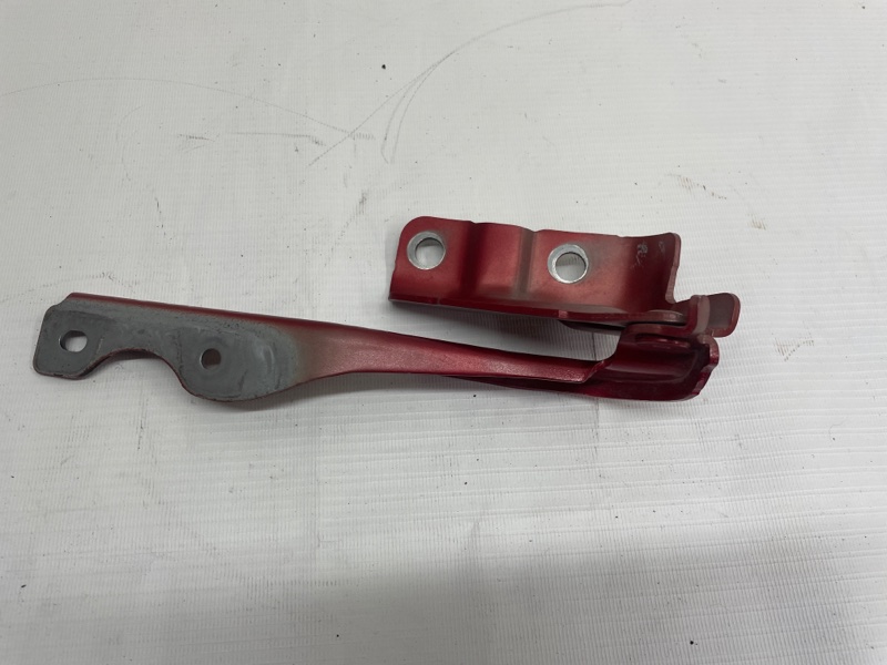 Петля капота Mazda CX-30 2020