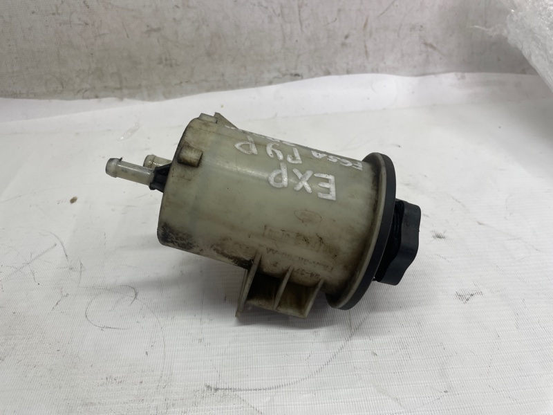 Бачок гура Ford Expedition 1996-2002 UN93