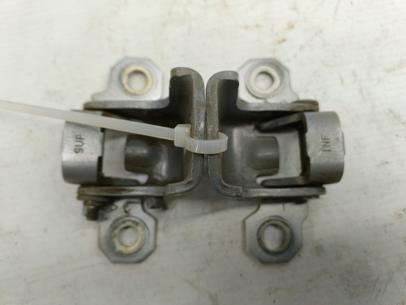 Петля двери Renault Laguna 2008