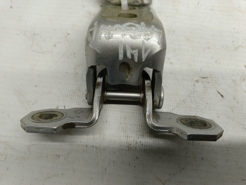 Петля двери Renault Laguna 2008