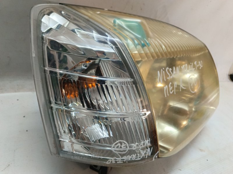 Фара Nissan X-Trail 2000-2007 NT30