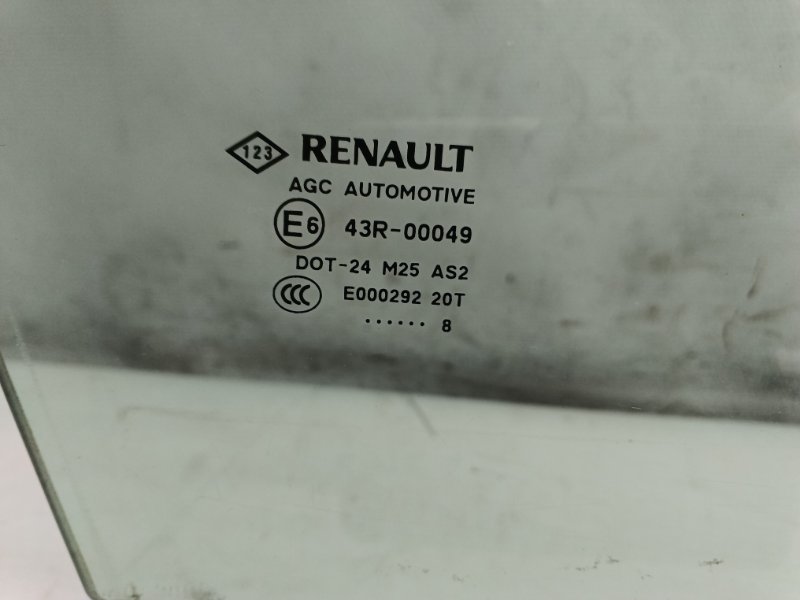 Стекло двери Renault Laguna 2008