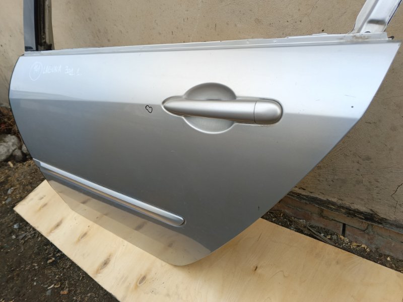 Дверь Renault Laguna 2008