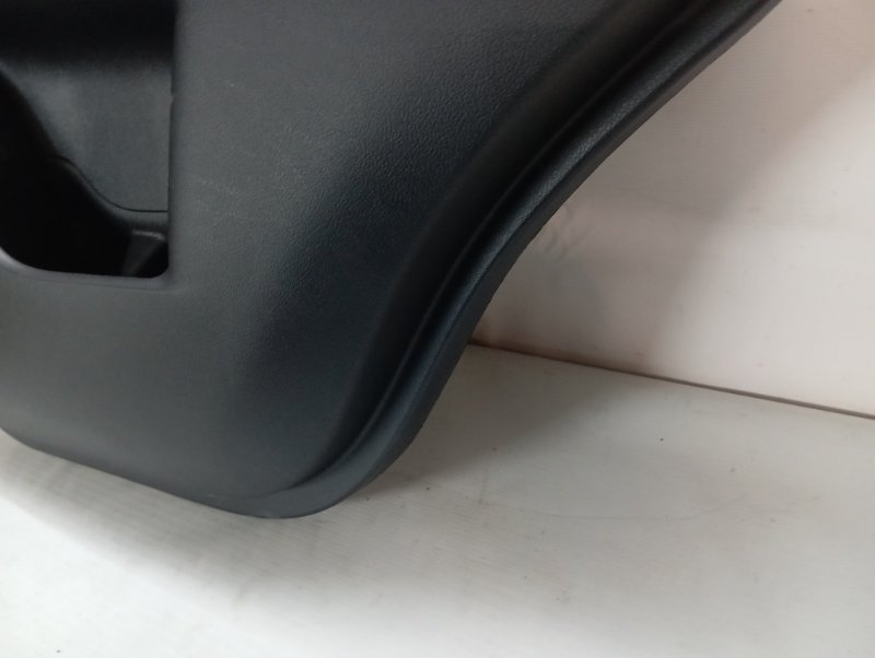 Обшивка двери Mitsubishi Outlander 2021 GF8W
