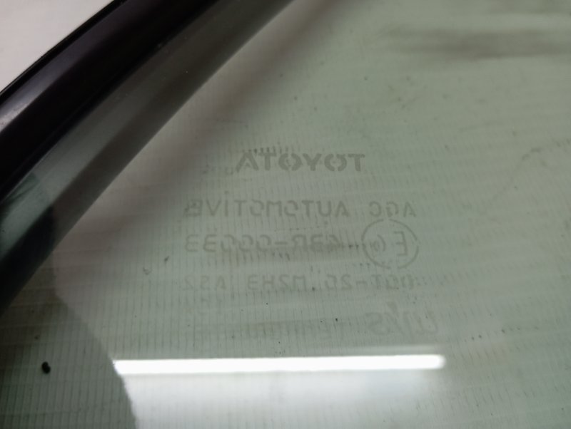 Стекло двери Toyota Corolla 2008 ZRE152R