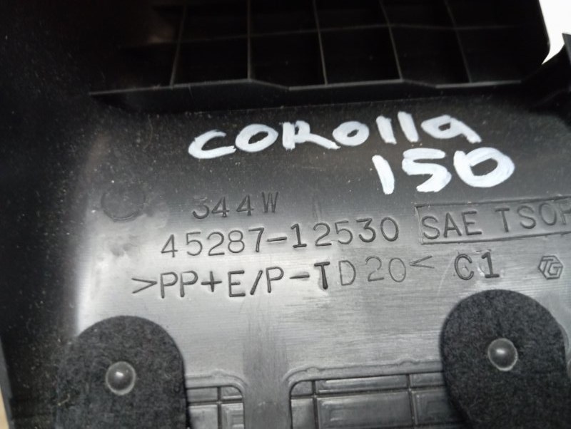 Кожух рулевой колонки Toyota Corolla 2008 ZRE152R