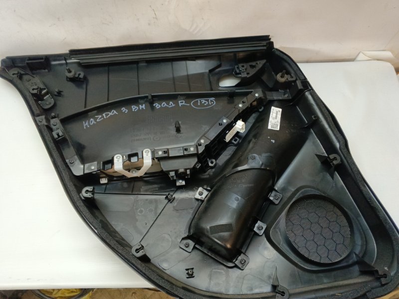 Обшивка двери Mazda Mazda 3 2015 BM
