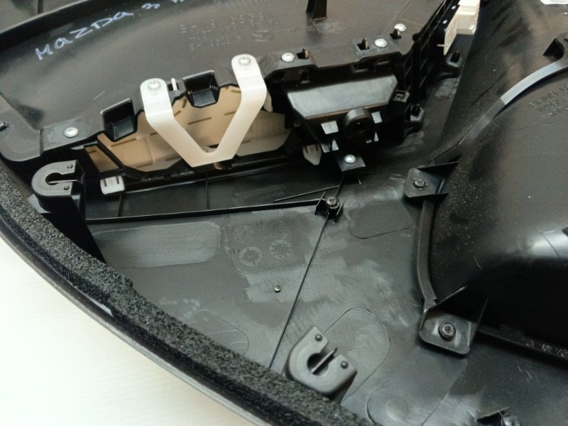 Обшивка двери Mazda Mazda 3 2015 BM
