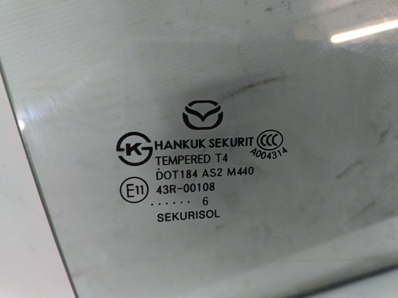 Стекло двери Mazda Mazda 3 2015 BM