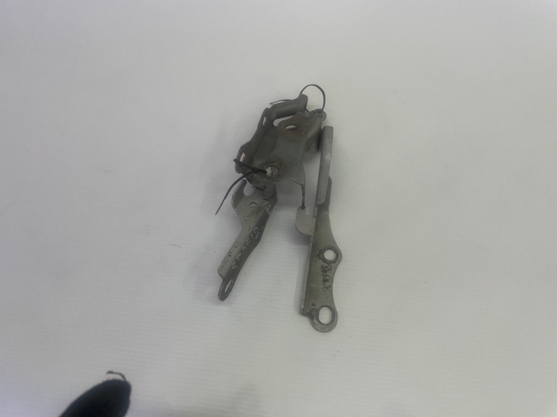 Петля капота Toyota Corolla Spacio 1997-2001 E110