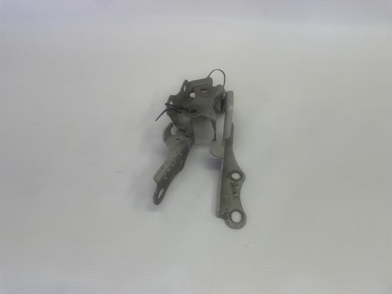 Петля капота Toyota Corolla Spacio 1997-2001 E110