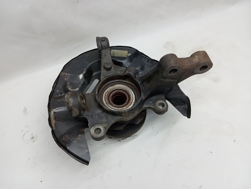 Кулак поворотный Toyota Corolla Fielder 2001