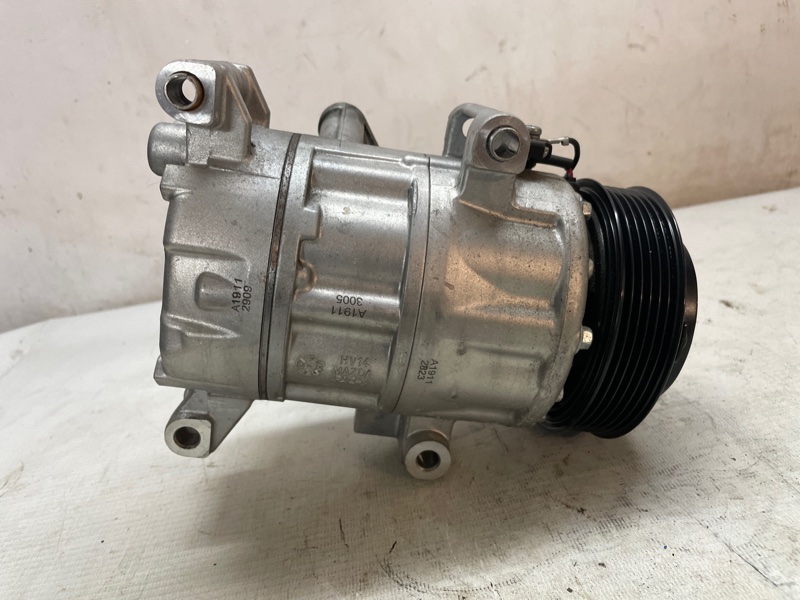 Компрессор кондиционера Mazda CX-30 2020