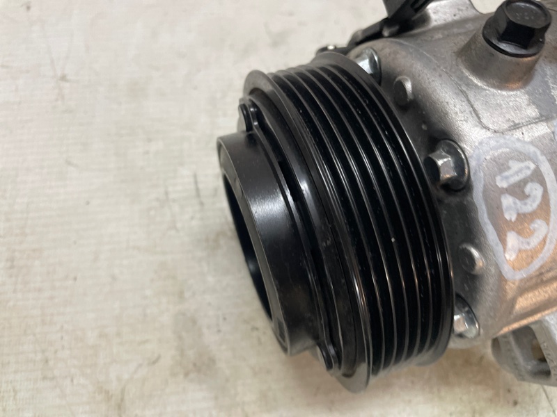 Компрессор кондиционера Mazda CX-30 2020