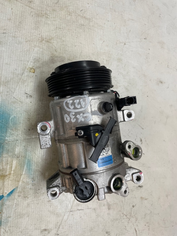 Компрессор кондиционера Mazda CX-30 2020
