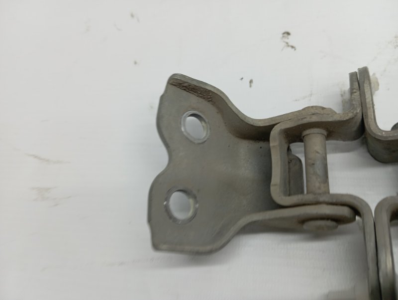 Петля двери Toyota Corolla Fielder 2001