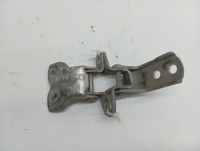 Петля двери Toyota Corolla Fielder 2001