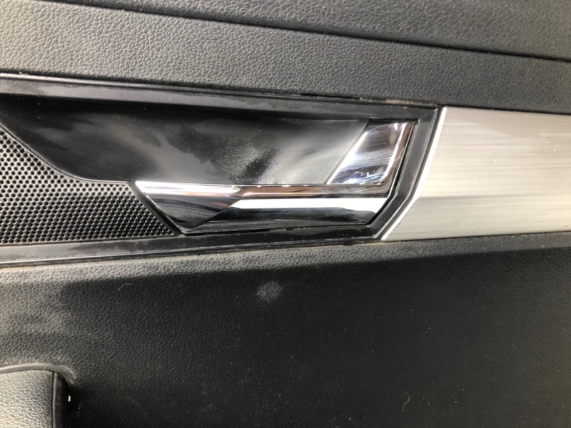 Обшивка двери Skoda Karoq 2020 ND7