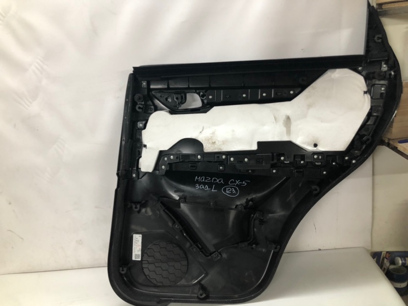 Обшивка двери Mazda CX-5 KF