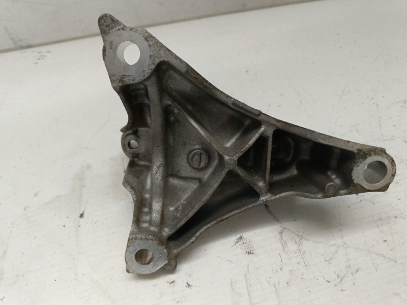 Кронштейн промежуточного вала Mazda Mazda 3 2020 BP
