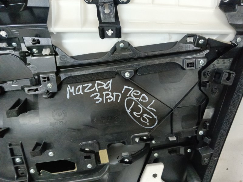 Обшивка двери Mazda Mazda 3 2020 BP