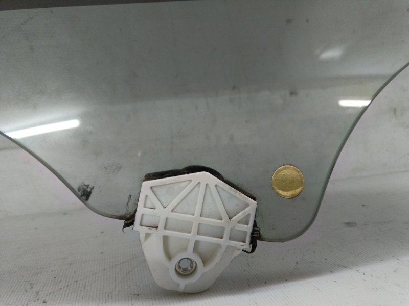 Стекло двери Mazda Mazda 3 2020 BP