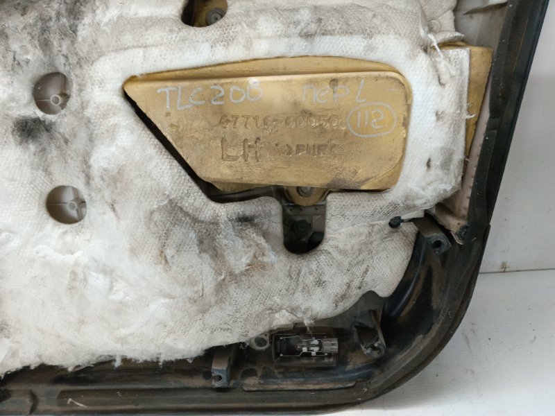 Обшивка двери Toyota Land Cruiser 200 2008 Внедорожник