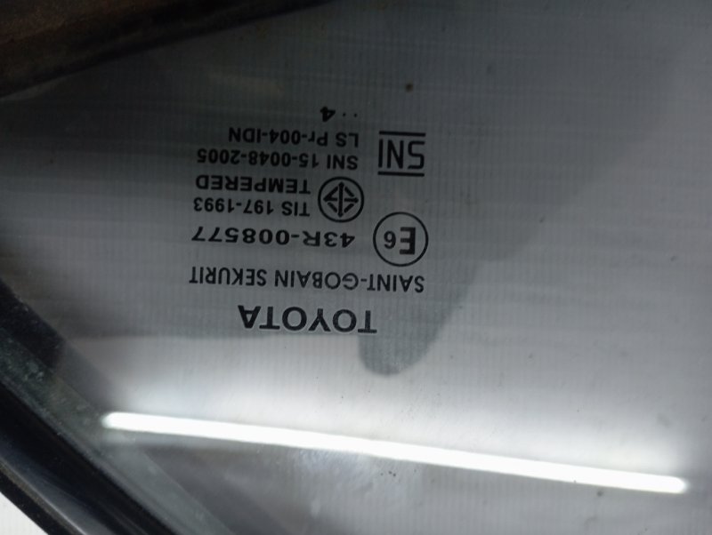 Стекло двери Toyota Corolla 2014 ZRE172R