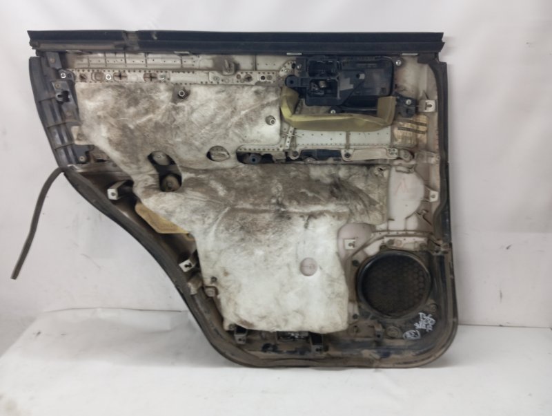 Обшивка двери Toyota Land Cruiser 200 2008 Внедорожник