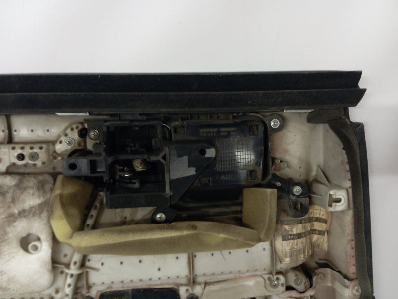 Обшивка двери Toyota Land Cruiser 200 2008 Внедорожник