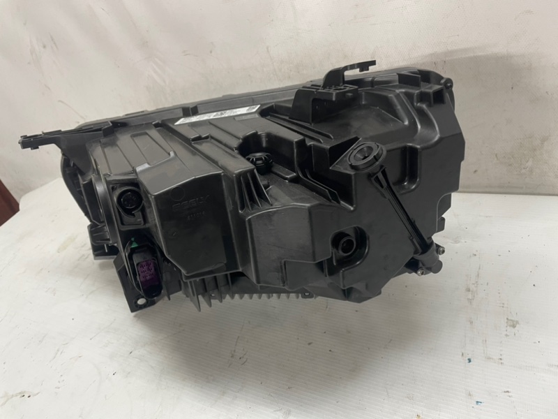 Фара Geely Monjaro 2023