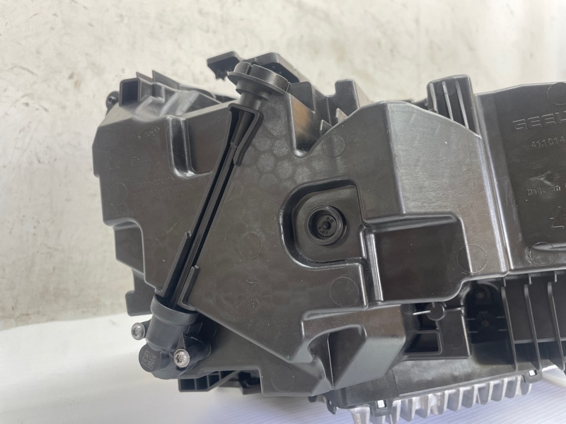 Фара Geely Monjaro 2023