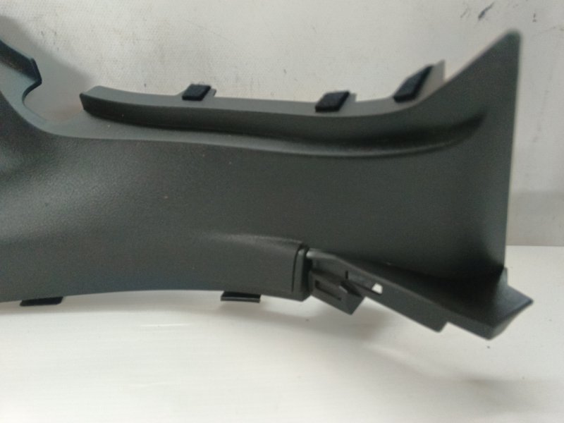 Обшивка стойки Mazda CX-30 2020
