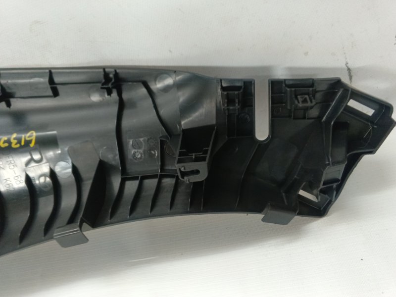 Обшивка стойки Mazda CX-30 2020